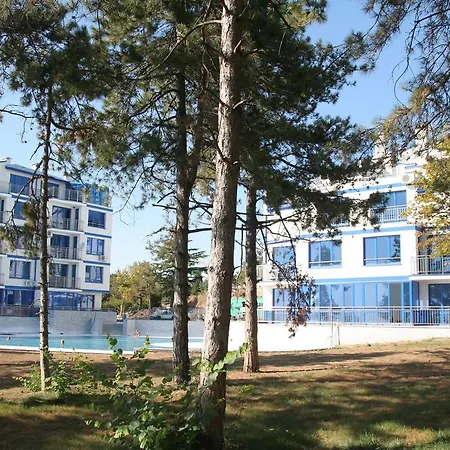 Blue Bay Apartment *